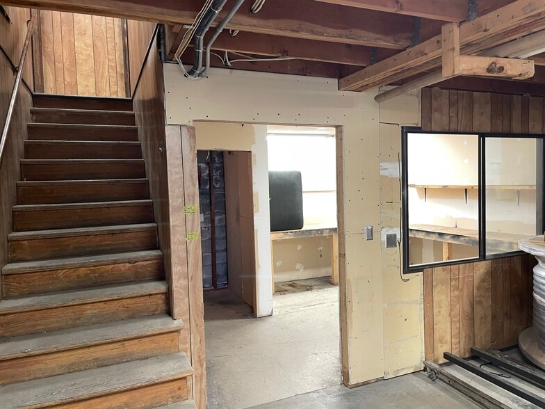 33733 King Rd, Abbotsford, BC for sale - Interior Photo - Image 3 of 6