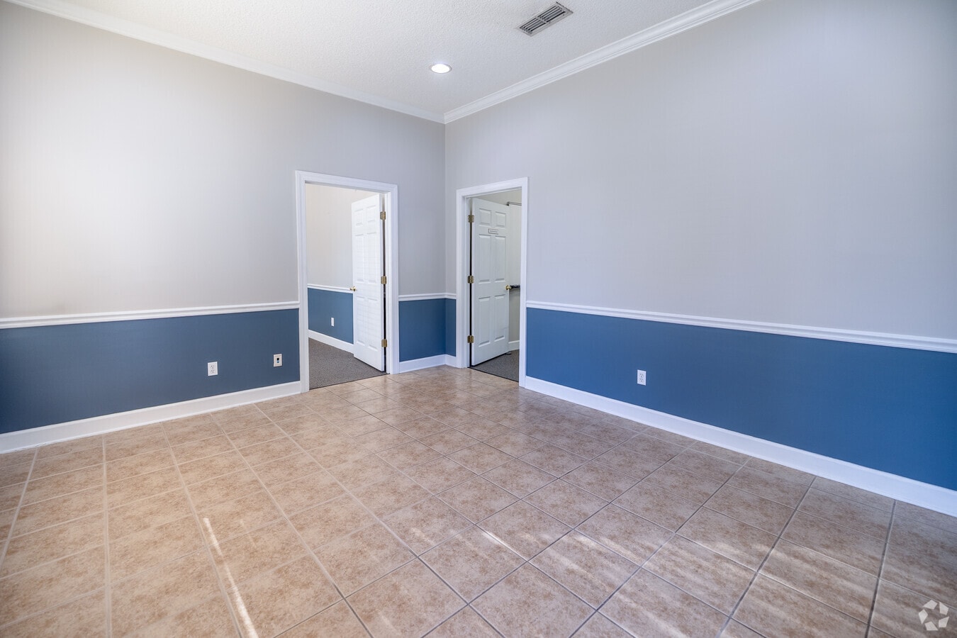 9191 RG Skinner Pky, Jacksonville, FL 32256 - Unité 803, 804, 805 -  - Photo intérieure - Image 2 of 10