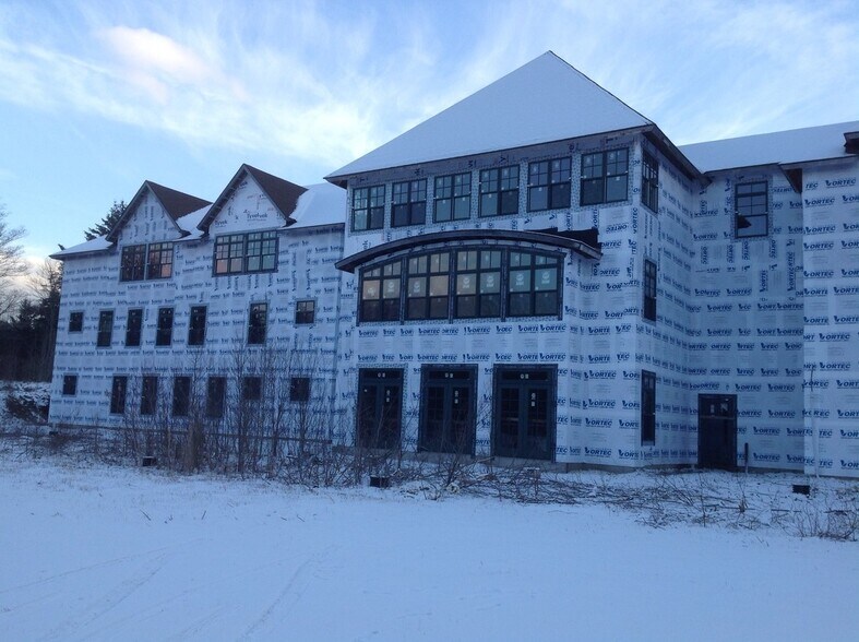 101 Nanak Way, Killington, VT à vendre - Photo du bâtiment - Image 2 de 6