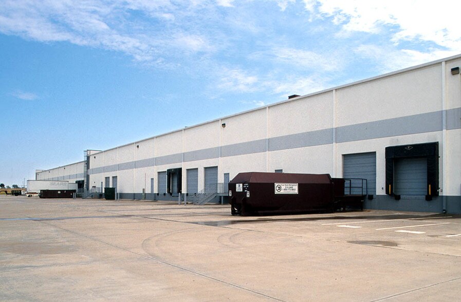8105 N Belt Line Rd, Irving, TX à louer - Photo du bâtiment - Image 2 de 10