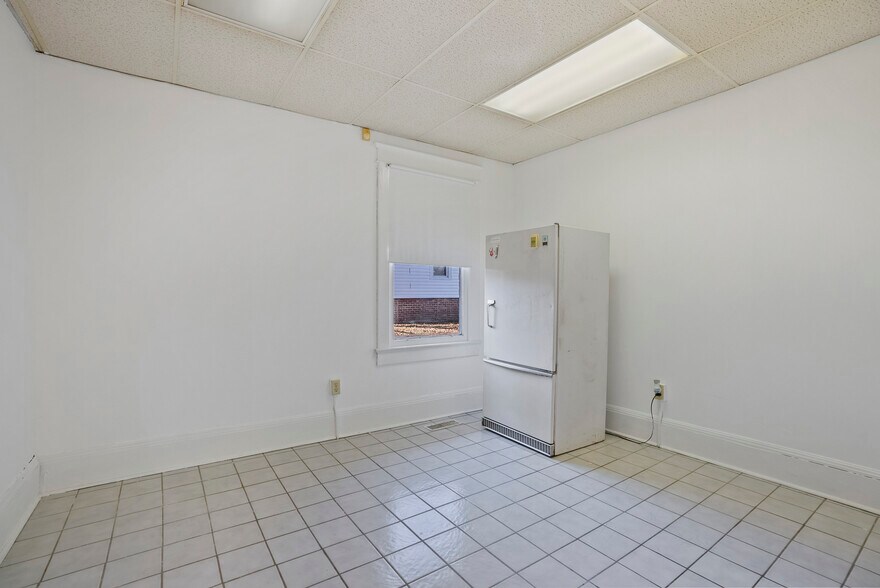 611 Carthage St, Sanford, NC à louer - Photo intérieure - Image 3 de 44