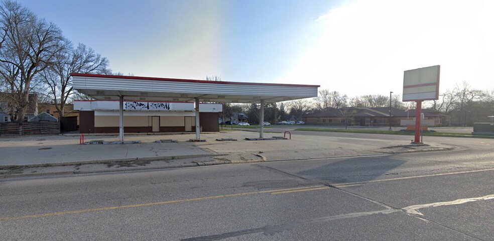 225 E Depot St, Litchfield, MN for lease - Primary Photo - Image 1 of 2