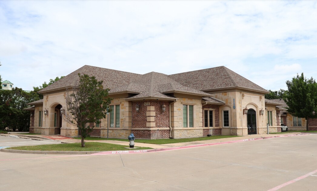 1948 E Hebron Pky, Carrollton, TX à louer Photo du bâtiment- Image 1 de 5
