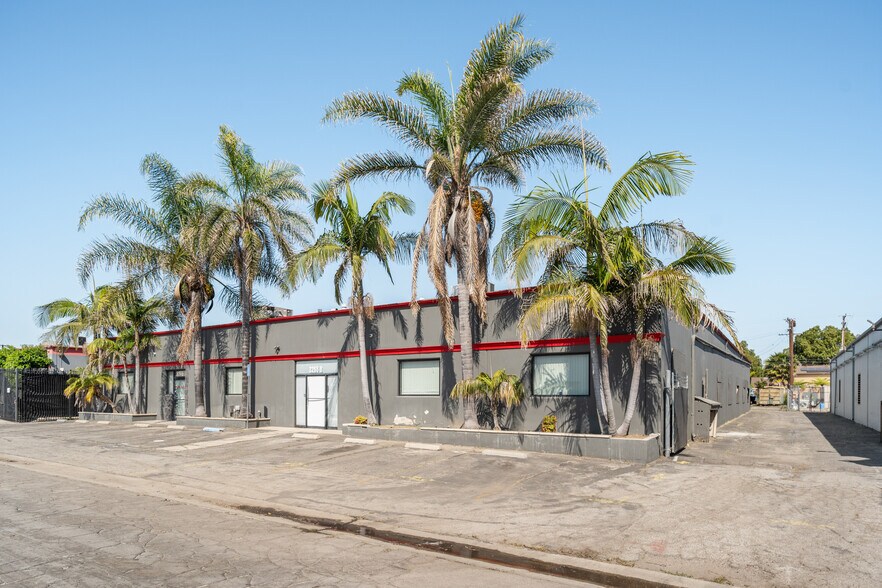3265 E 59th St, Long Beach, CA à vendre - Photo du bâtiment - Image 3 de 38