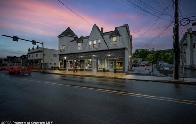 1822 Main St, Blakely, PA à vendre - Photo du bâtiment - Image 2 de 11