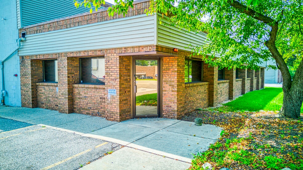 21238 Bridge St, Southfield, MI for lease - Building Photo - Image 3 of 5