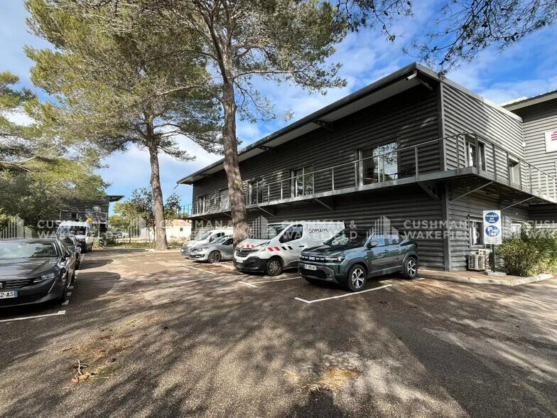 Flex dans Signes à louer - Photo du bâtiment - Image 1 de 9