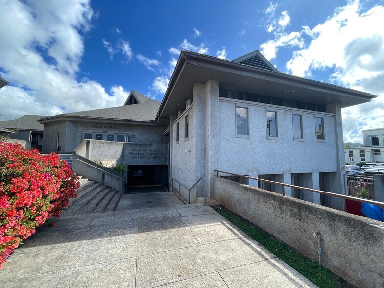 766 N King St, Honolulu, HI for lease - Building Photo - Image 2 of 10