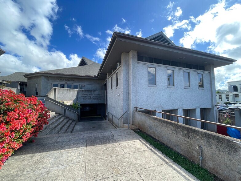 766 N King St, Honolulu, HI à louer - Photo du bâtiment - Image 2 de 10