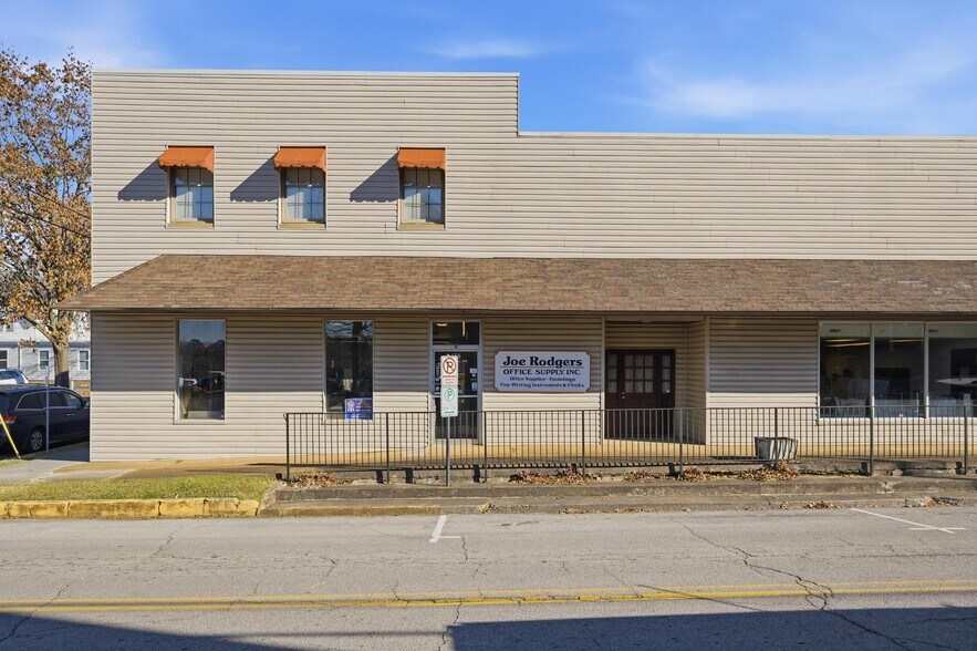 156 Central Ave NW, Cleveland, TN à vendre - Photo du bâtiment - Image 3 de 34