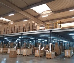 Industriel dans Bussy-Saint-Georges à louer Photo intérieure- Image 1 de 1