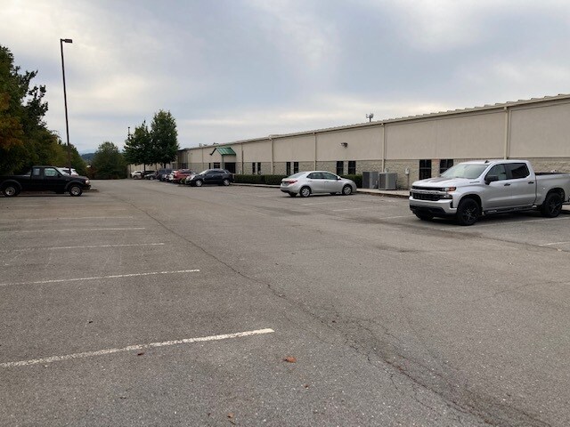 3429 Regal Dr, Alcoa, TN for lease - Building Photo - Image 2 of 21
