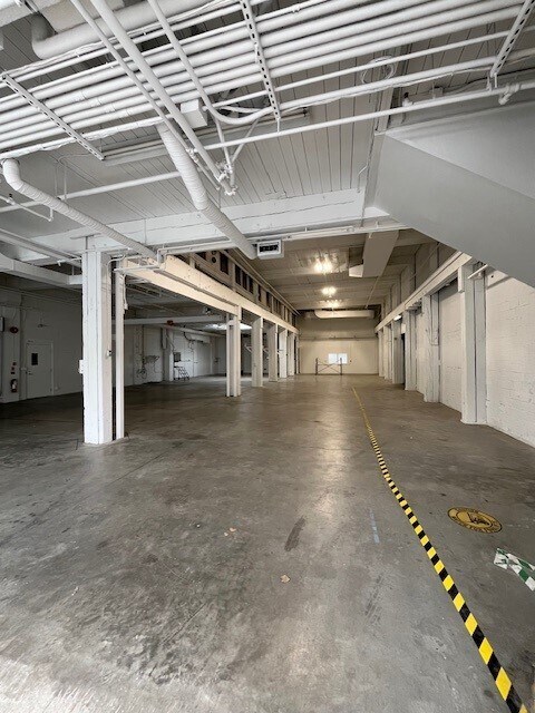 Plus de détails pour 369 Alexander St, Vancouver, BC - Bureau, Industriel à louer