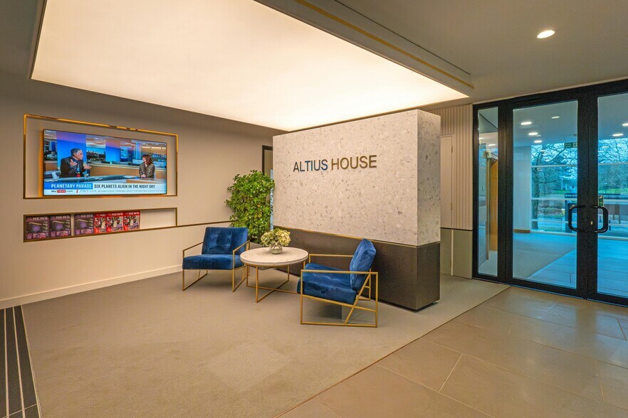 1 North Fourth St, Milton Keynes for lease - Interior Photo - Image 2 of 10