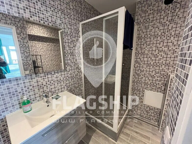 Bureau dans Paris à vendre - Photo du bâtiment - Image 2 de 8