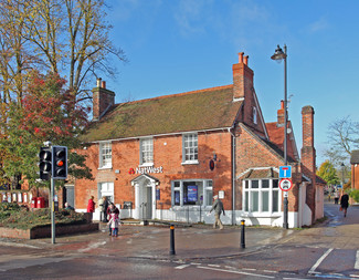 Plus de détails pour High St, Hartley Wintney - Vente au détail à louer