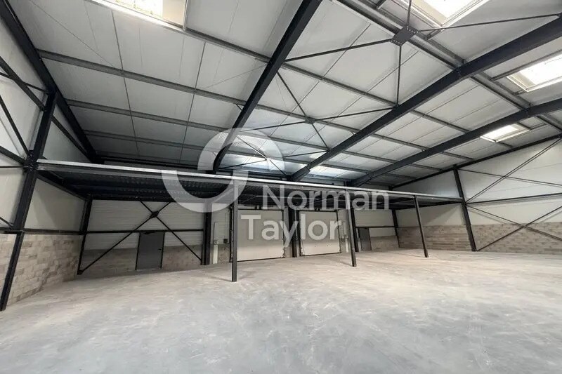 Flex in Nîmes for lease Interior Photo- Image 1 of 7