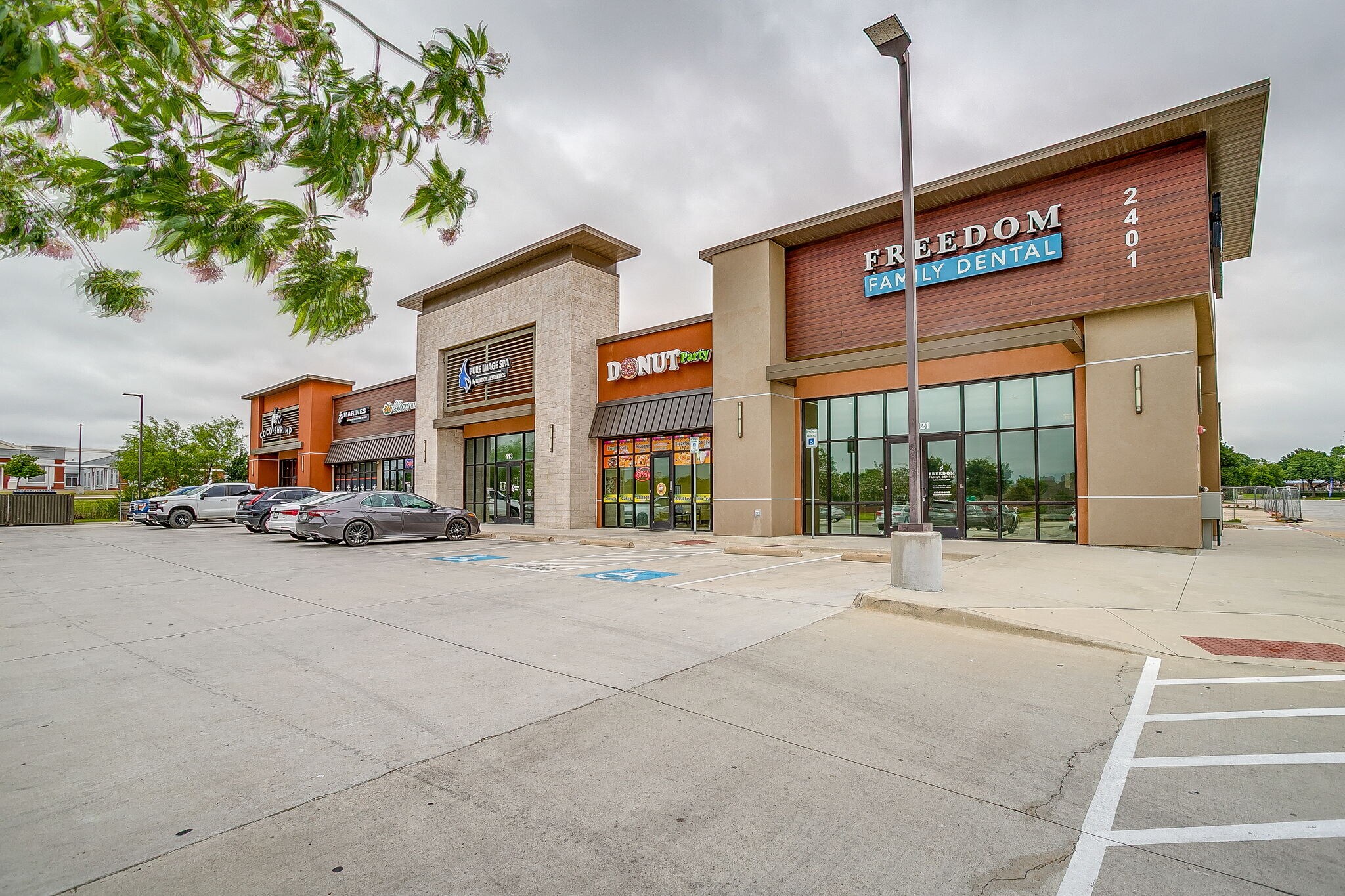 2401 Heritage Trace Pky, Fort Worth, TX for lease Primary Photo- Image 1 of 7