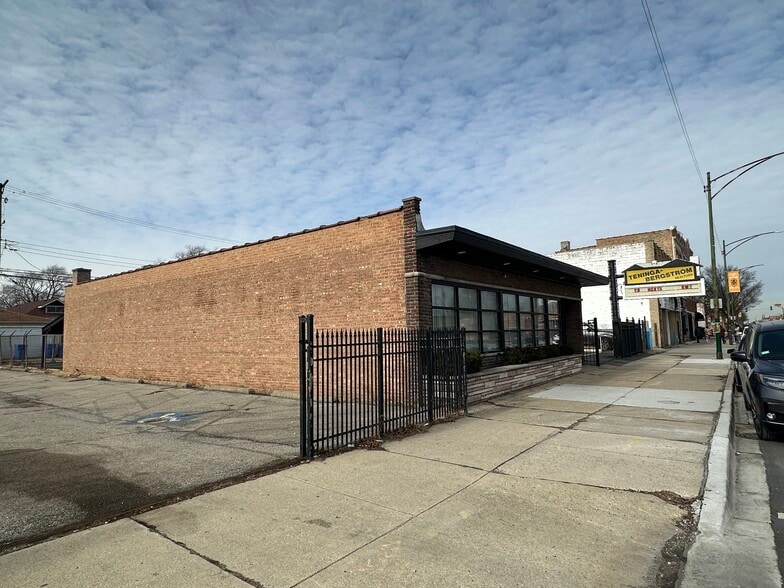 8544 S Ashland Ave, Chicago, IL for sale - Building Photo - Image 2 of 11