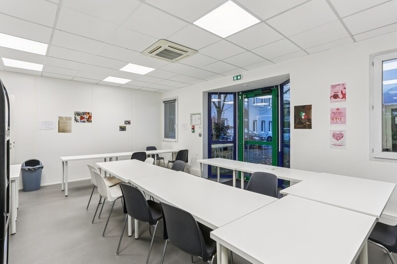 213 Rue De Gerland, Lyon for sale - Interior Photo - Image 3 of 7