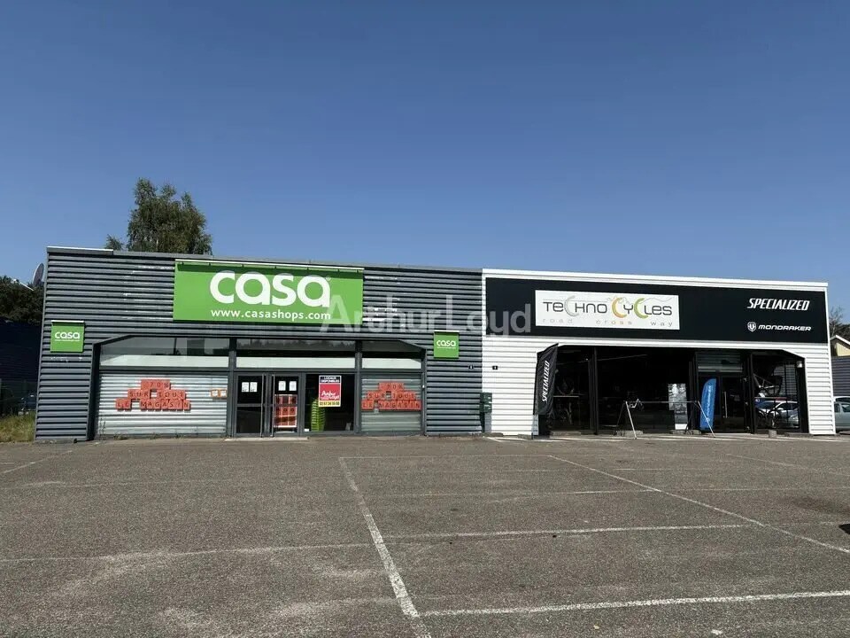 Retail in Schweighouse-sur-Moder for lease Building Photo- Image 1 of 10