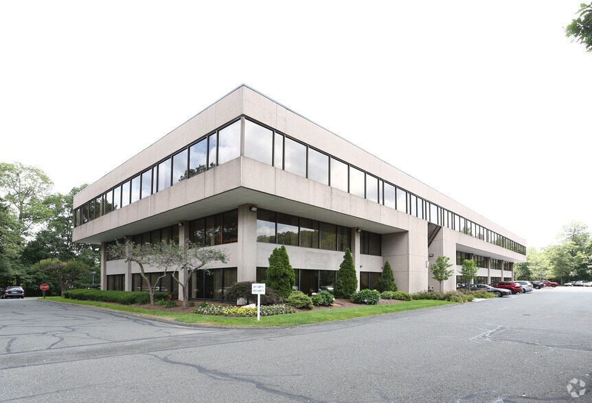 231 Farmington Ave, Farmington, CT à louer - Photo du bâtiment - Image 2 de 6