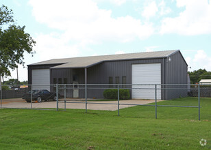 203 N Hampton Rd, Crowley, TX for lease Building Photo- Image 2 of 10