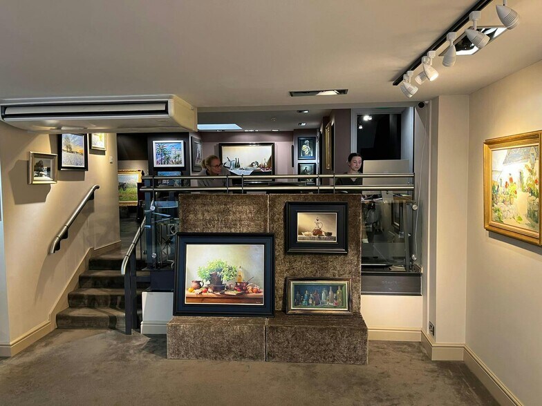 4-5 Beauchamp Pl, Londres à louer - Photo du bâtiment - Image 3 de 5