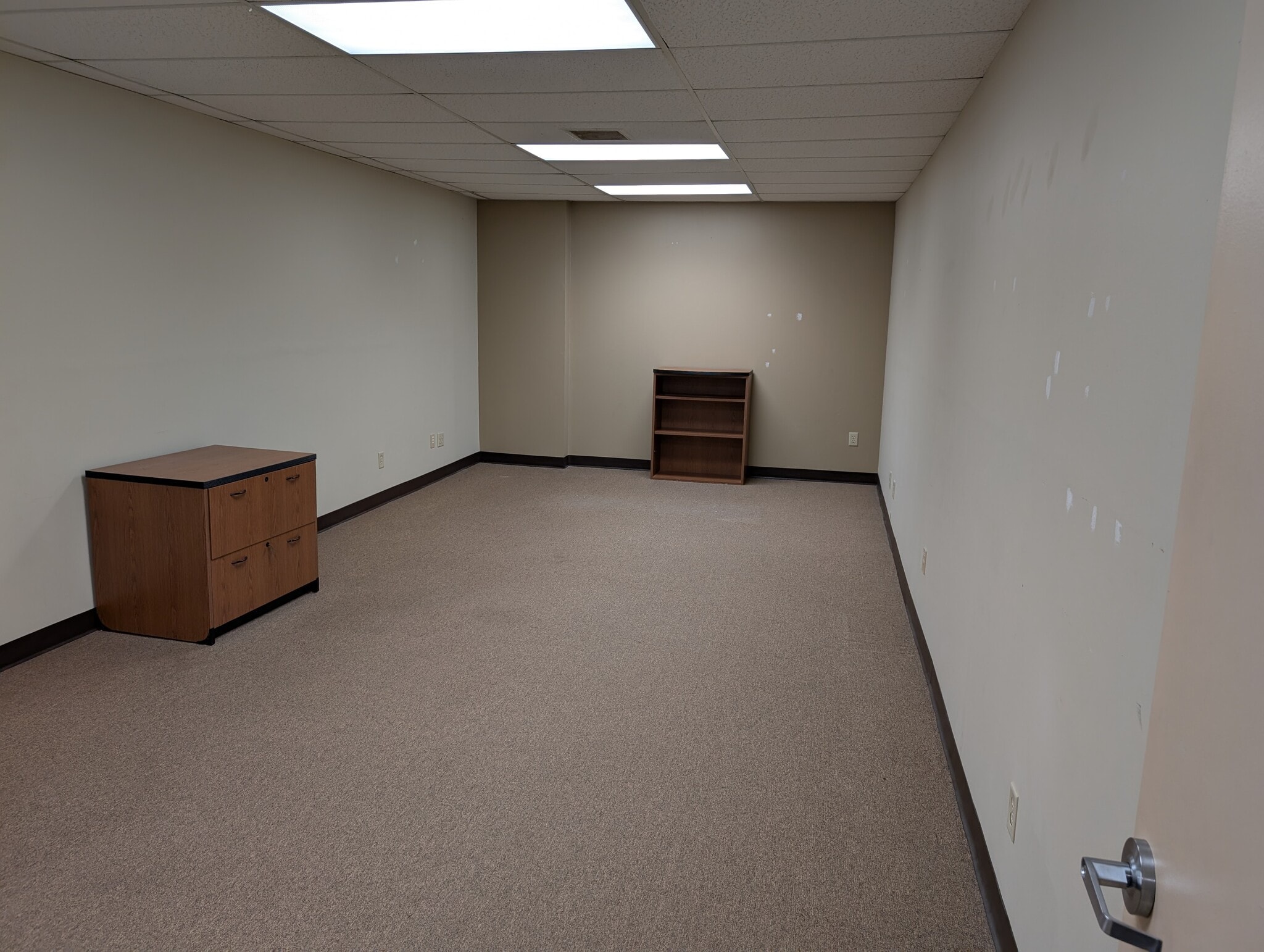 801 W Bay Dr, Largo, FL à louer Photo intérieure- Image 1 de 6