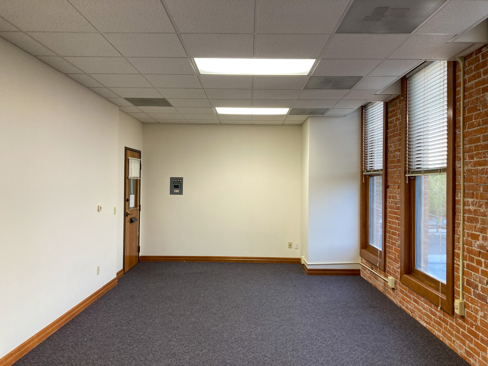 5 W Alder St, Walla Walla, WA for lease Interior Photo- Image 1 of 8