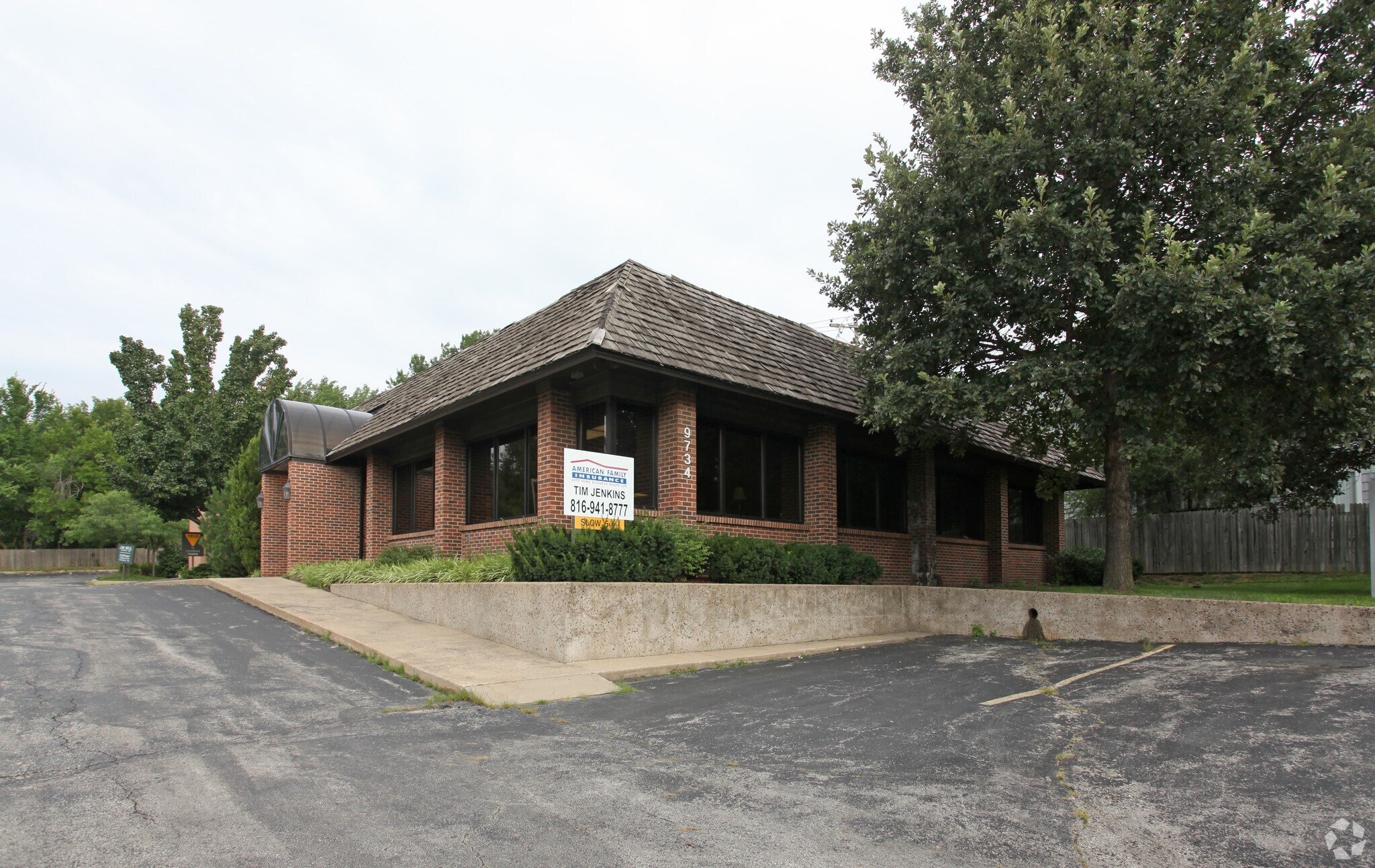 9734 Wornall Rd, Kansas City, MO à louer Photo principale- Image 1 de 3