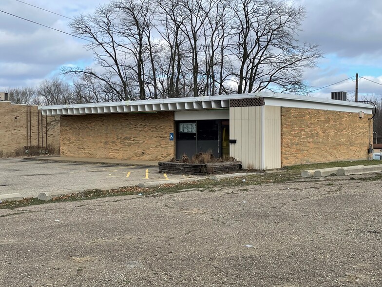 2734 Cleveland Ave SW, Canton, OH for sale - Building Photo - Image 1 of 1