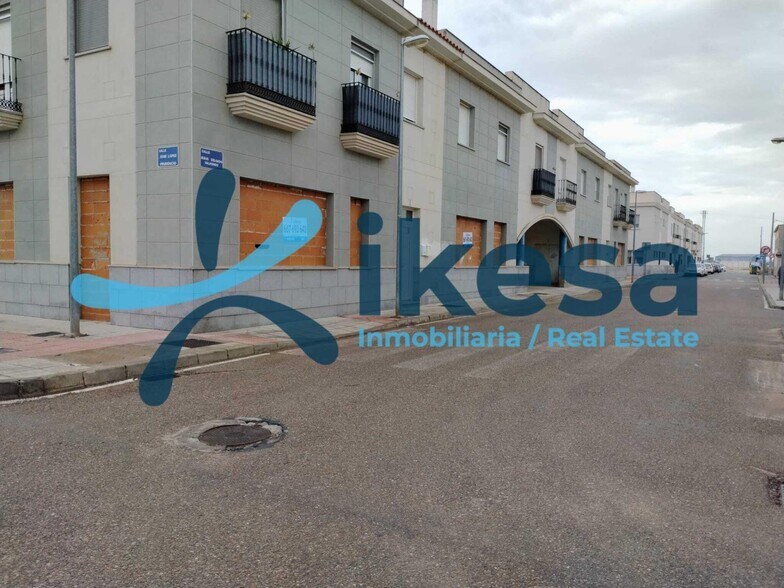 Commerce de détail dans Talavera la Real, Badajoz à vendre - Photo du bâtiment - Image 2 de 8