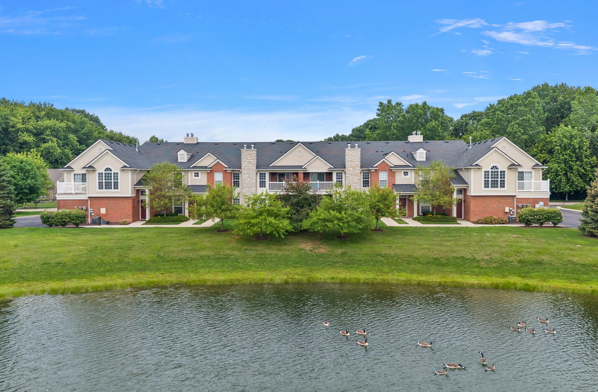 28214-28234 Oakmonte Cir W, New Hudson, MI for sale Building Photo- Image 1 of 8