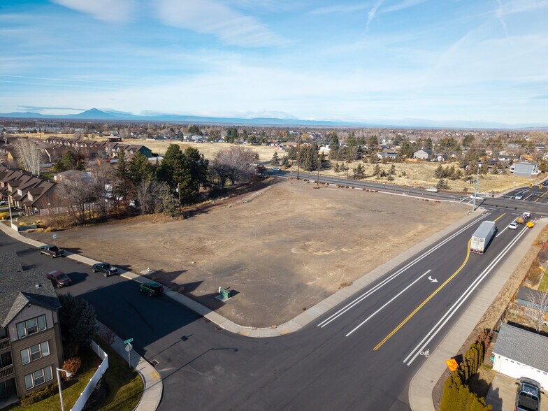 SW 27th St, Redmond, OR à vendre - Photo du bâtiment - Image 3 de 20