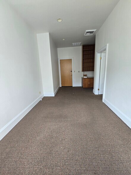 201 W Richmond Ave, Richmond, CA for lease - Interior Photo - Image 2 of 6