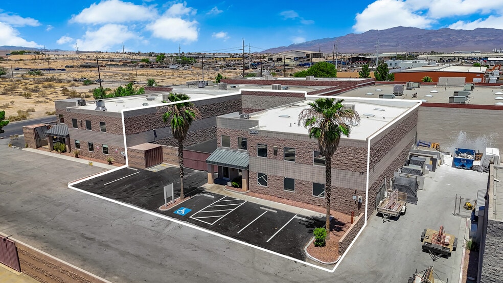 2860 N Commerce St, North Las Vegas, NV for lease - Building Photo - Image 3 of 5