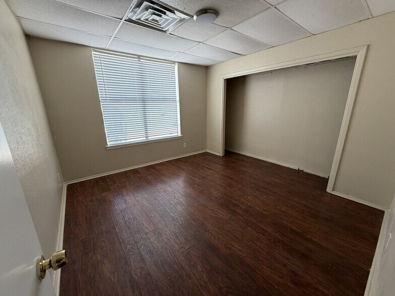 7413 Wichita St, Fort Worth, TX for lease - Building Photo - Image 3 of 9