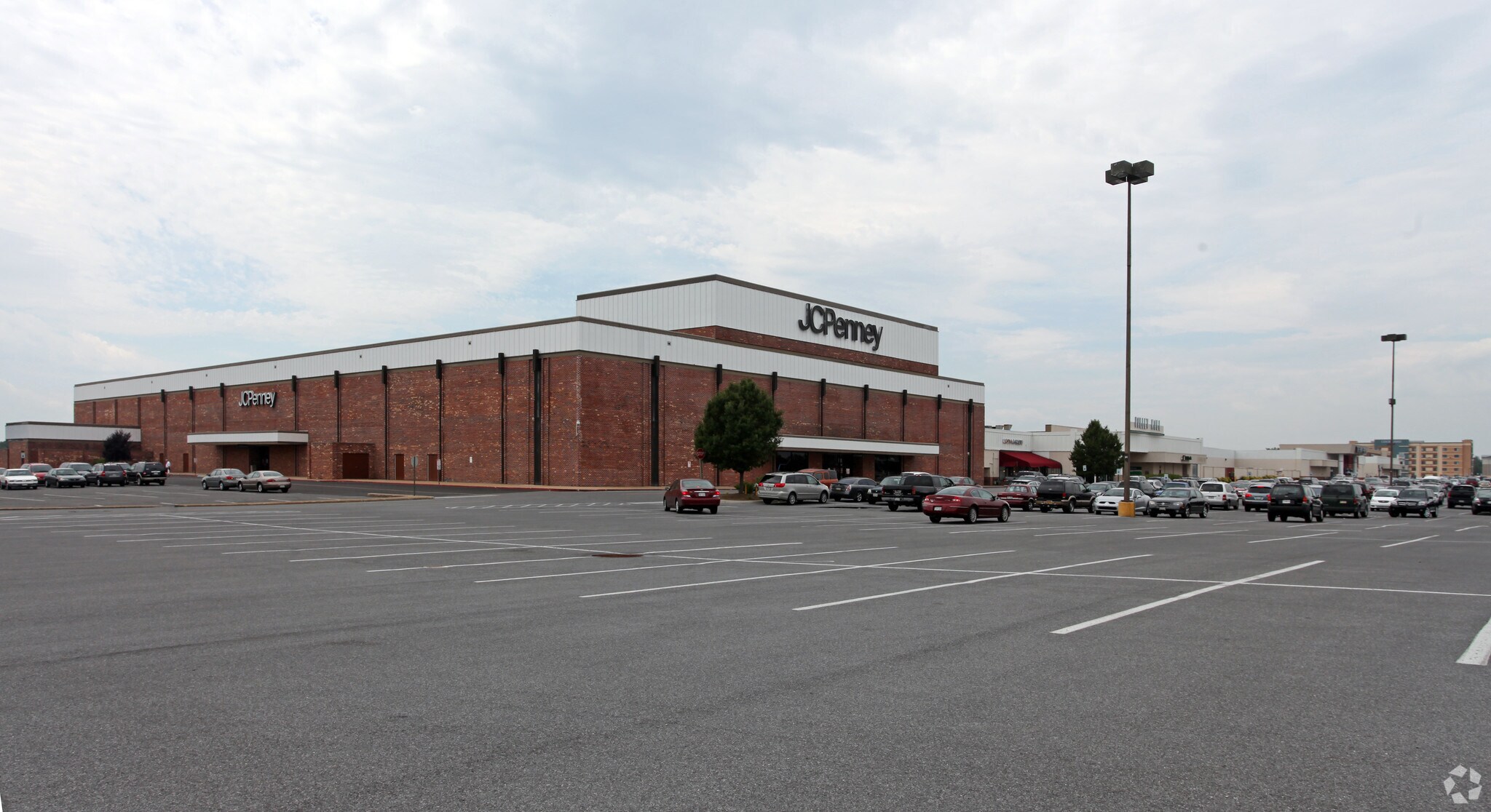 17301 Valley Mall Rd, Hagerstown, MD à louer Photo du bâtiment- Image 1 de 13
