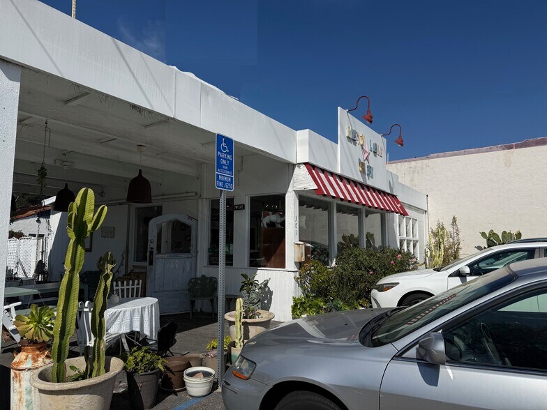 301 N San Marino Ave, San Gabriel, CA à vendre - Photo du bâtiment - Image 3 de 34