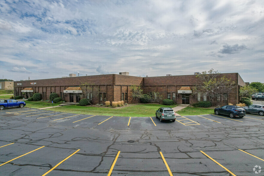 23400-23440 Commerce Park, Beachwood, OH for lease - Primary Photo - Image 2 of 10