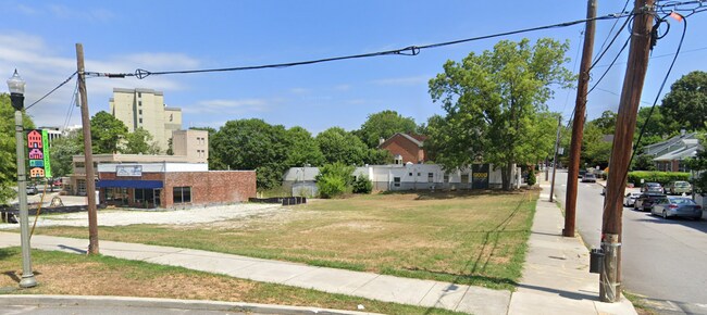 Plus de détails pour 250 E Trinity Pl, Decatur, GA - Commerce de détail à louer