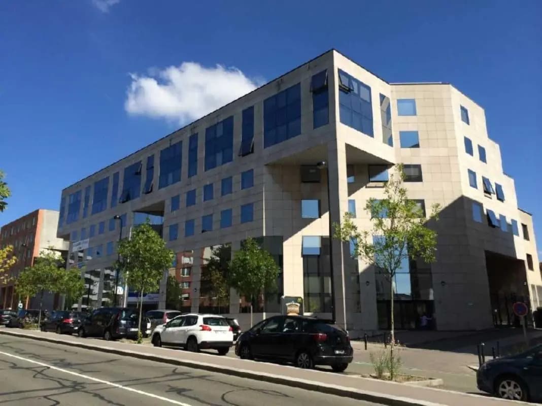 Office in Guyancourt for lease Building Photo- Image 1 of 2