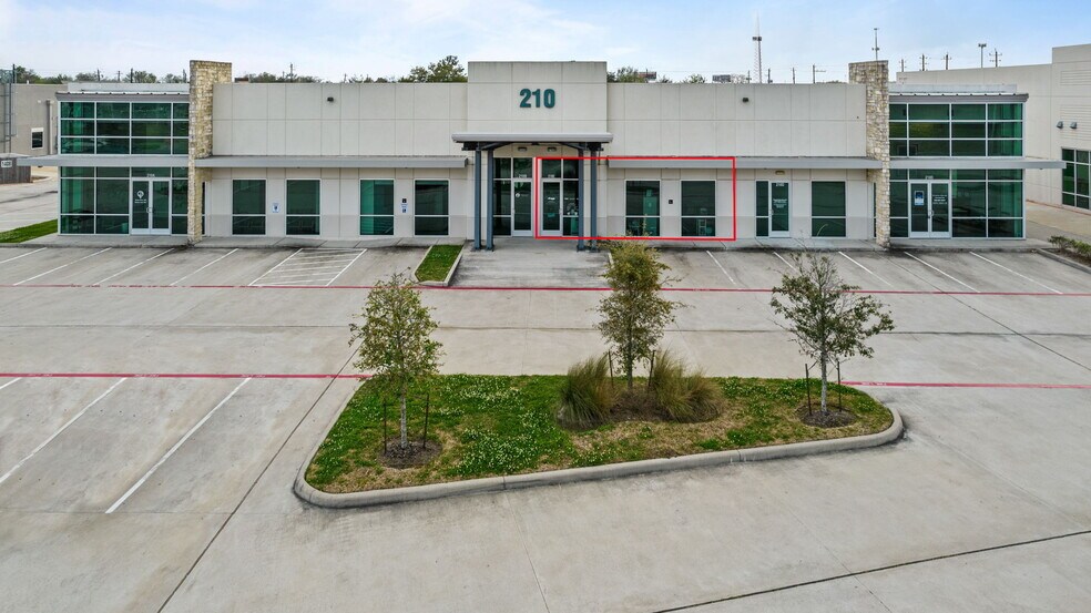 210 Genesis Blvd, Webster, TX à vendre - Photo du bâtiment - Image 1 de 20