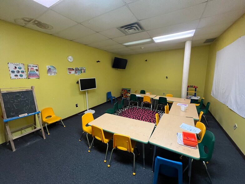 770 7th St E, Saint Paul, MN à vendre - Photo du bâtiment - Image 3 de 9