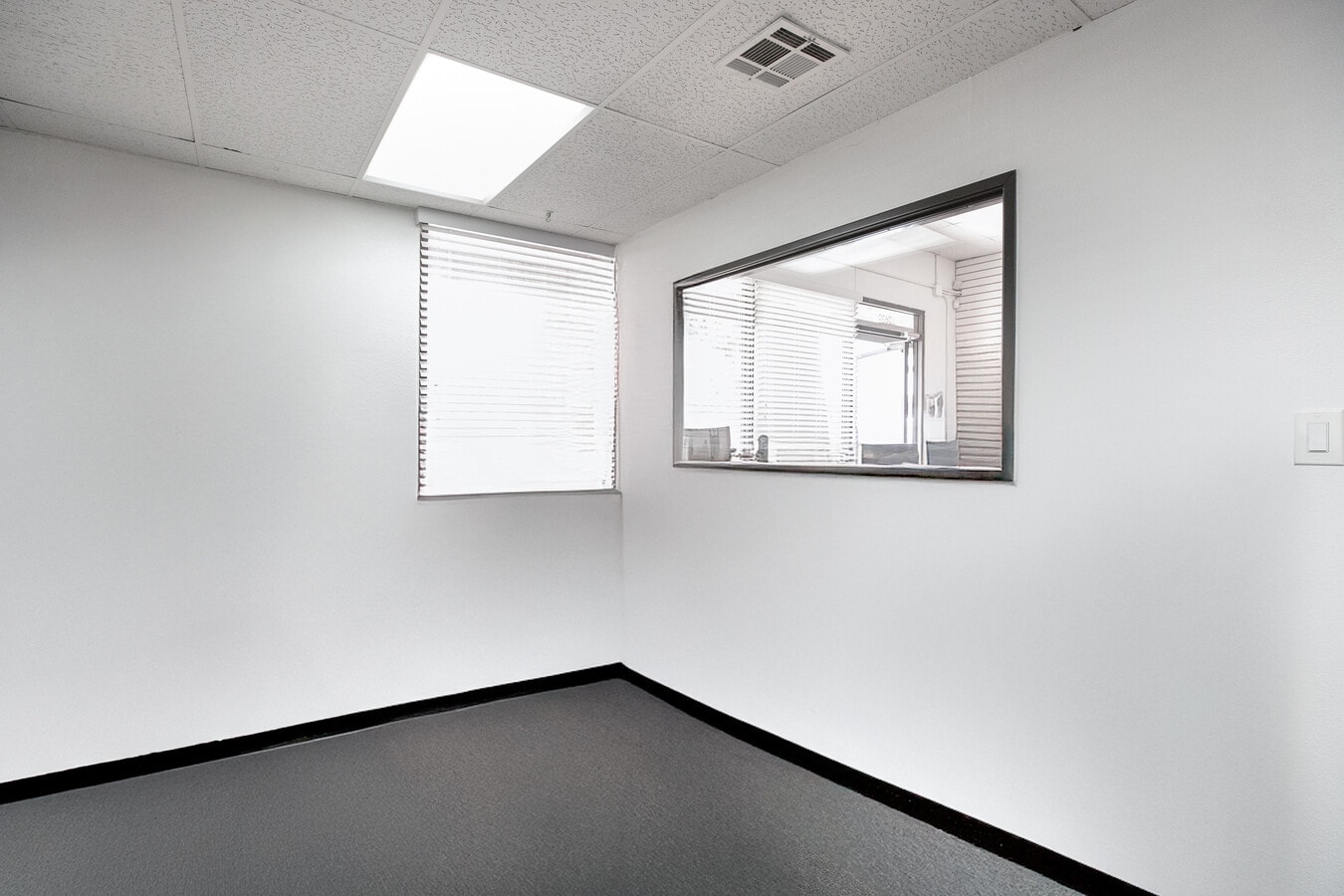 2639 W Woodland Dr, Anaheim, CA 92801 - Unit 2639 - - Interior Photo - Image 2 of 7