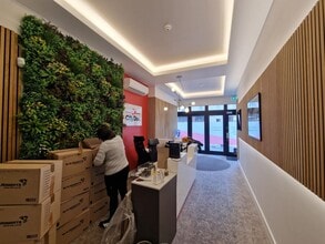 16 City Rd, Londres à louer Photo intérieure- Image 2 de 2