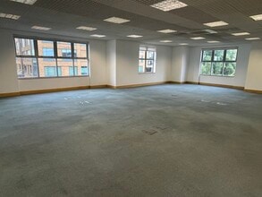 St Cloud Way, Maidenhead for lease Interior Photo- Image 2 of 9