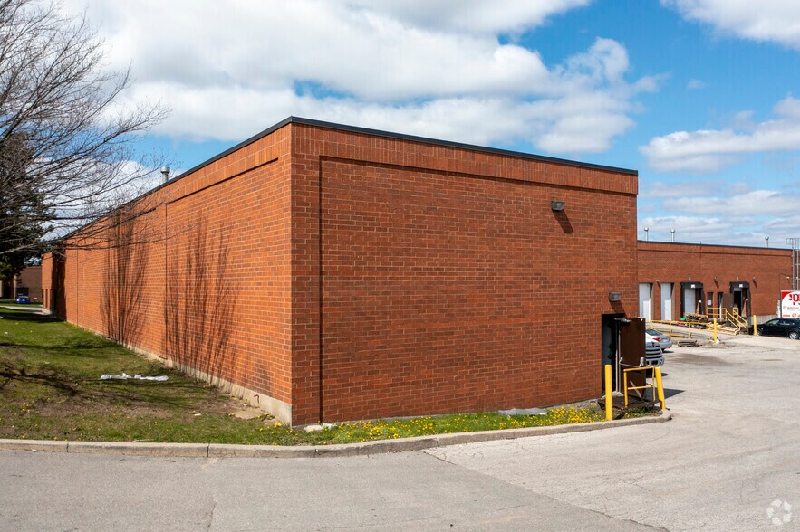 815 Middlefield Rd, Toronto, ON à louer - Photo du bâtiment - Image 3 de 4