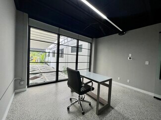 Plus de détails pour 441 NE 3rd Ave, Fort Lauderdale, FL - Bureau à louer